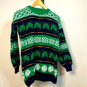 VTG green blue white Shamrock pattern sweater sz S (?) St Patrick’s Day kitsch